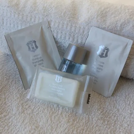 Aparthotel O'sullivans Bar And Mandelieu-la-Napoule